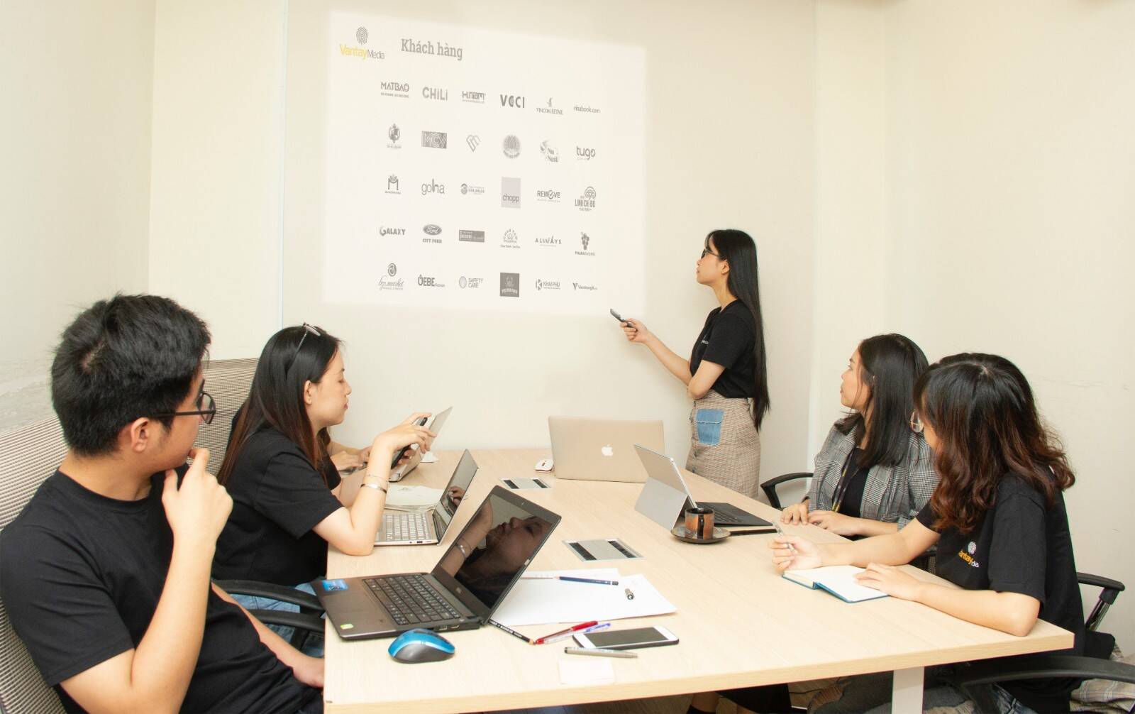 外贸b2b网站有哪些？新手卖家要如何选择？