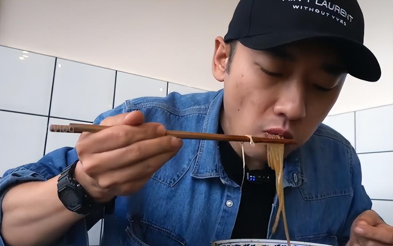 抖音美食创作人怎么赚钱？普通人如何成为美食博主？
