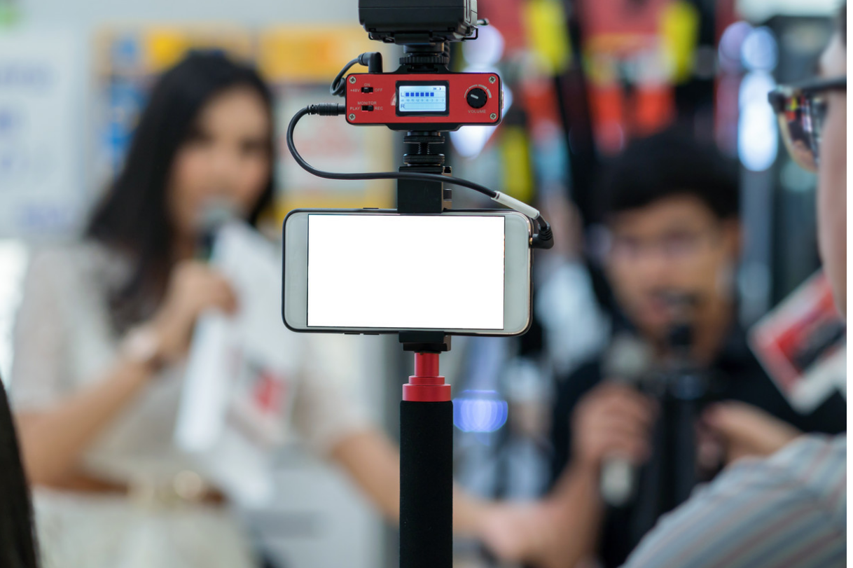 现在网络直播挣钱吗？ 新手做主播带货的最详细攻略