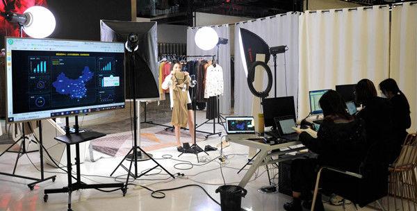 小型直播间装修方案（带货直播间场景布置技巧）