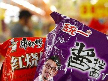 康师傅和统一的区别是什么？从包装，料包，到面饼，全面对比两者