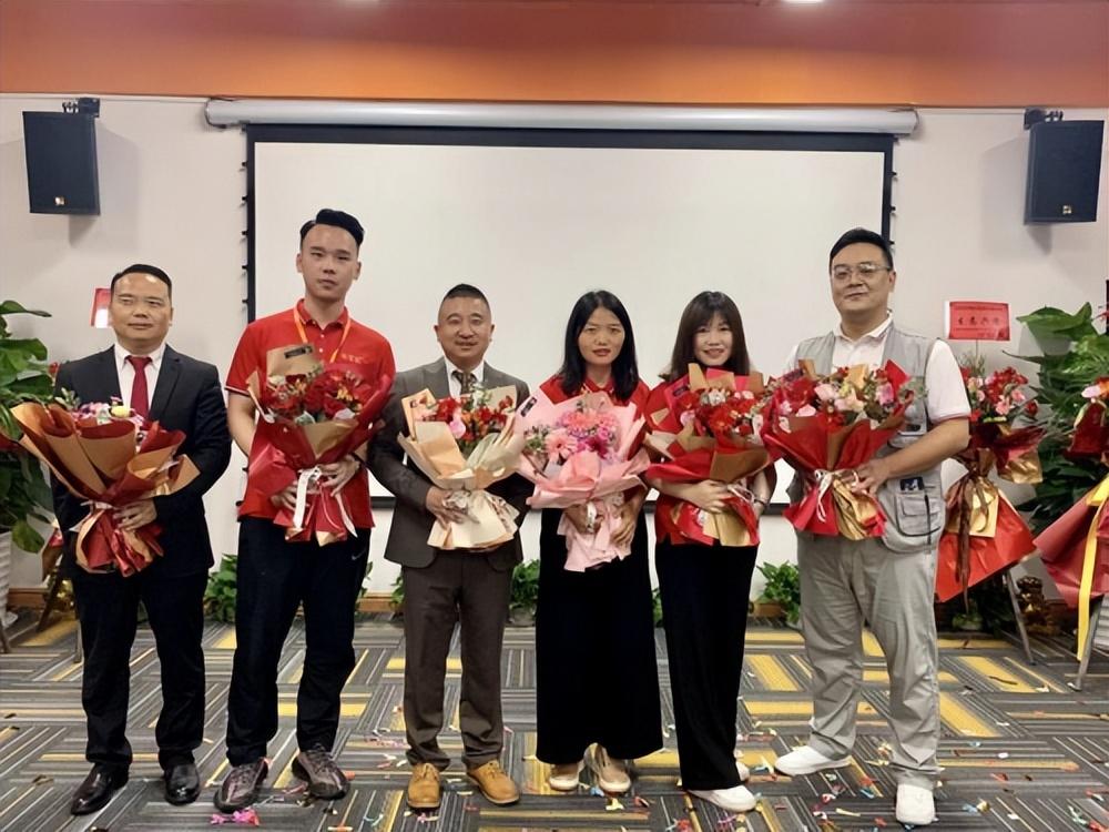 外贸狼是什么平台？外贸狼缺点及费用