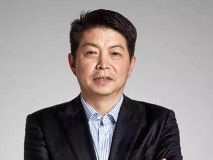 唯品会老板是谁？电商平台唯品会的董事长沈亚的个人背景介绍