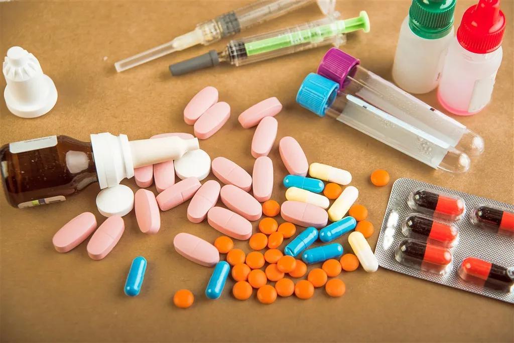 网上买药靠谱吗？网上买的药和实体店的是一样吗？