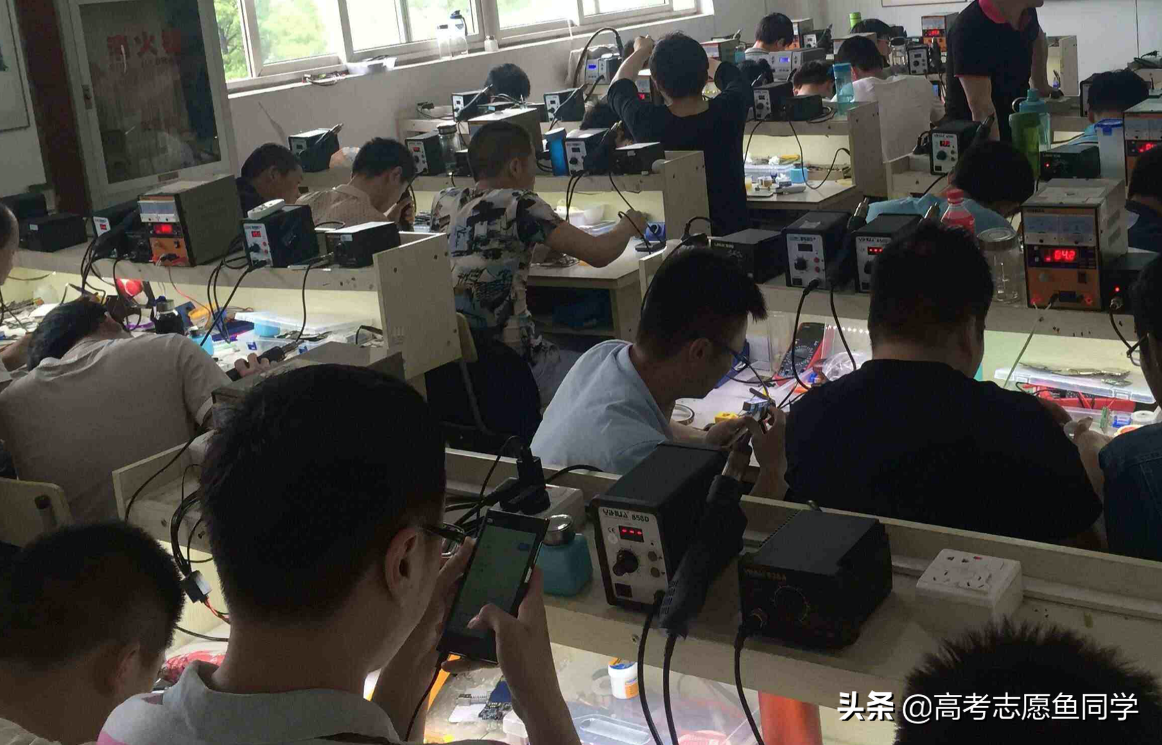 想学一门手艺不知道学什么？年轻人现在学什么手艺最吃香？