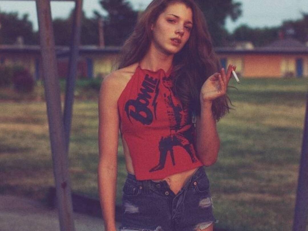 嘻哈风格的服装的特点介绍（街头风和嘻哈风的区别是什么）