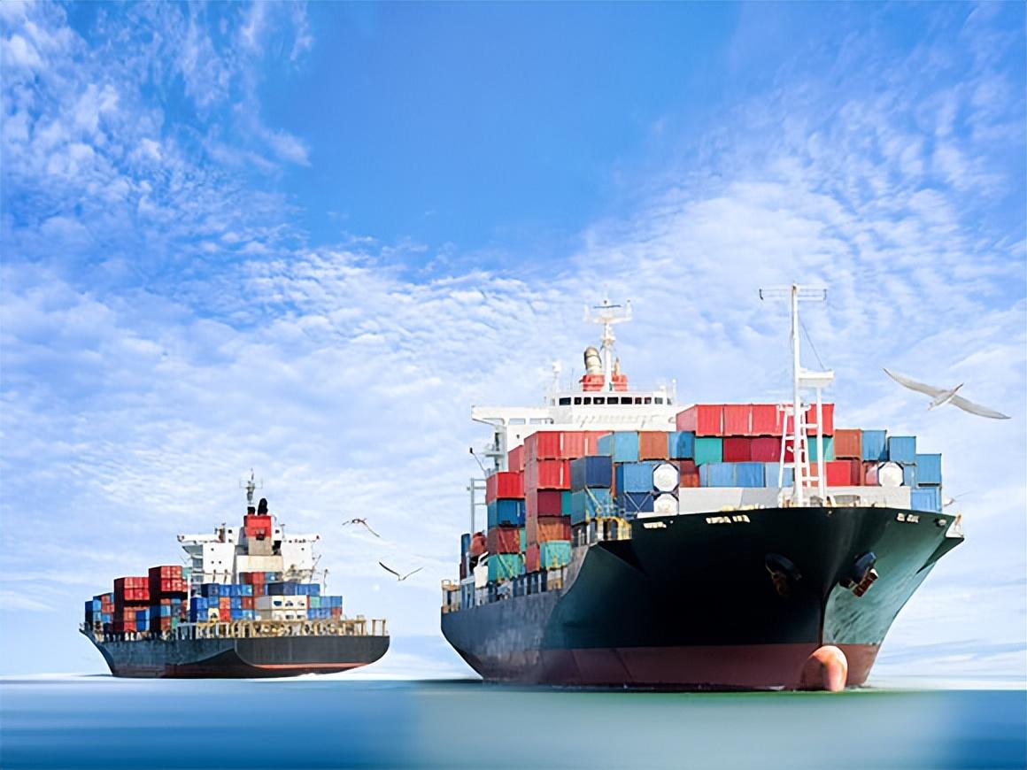 海运运费运价表（国际海运费价格表和收费明细及运价走势）