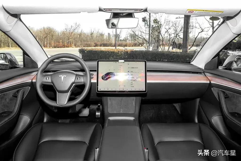 特斯拉Model3值得入手吗？特斯拉购买价格及日常保养维护费用