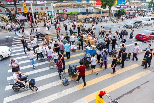 服装拿货网站有哪些？新手做服装网上拿货平台排行榜