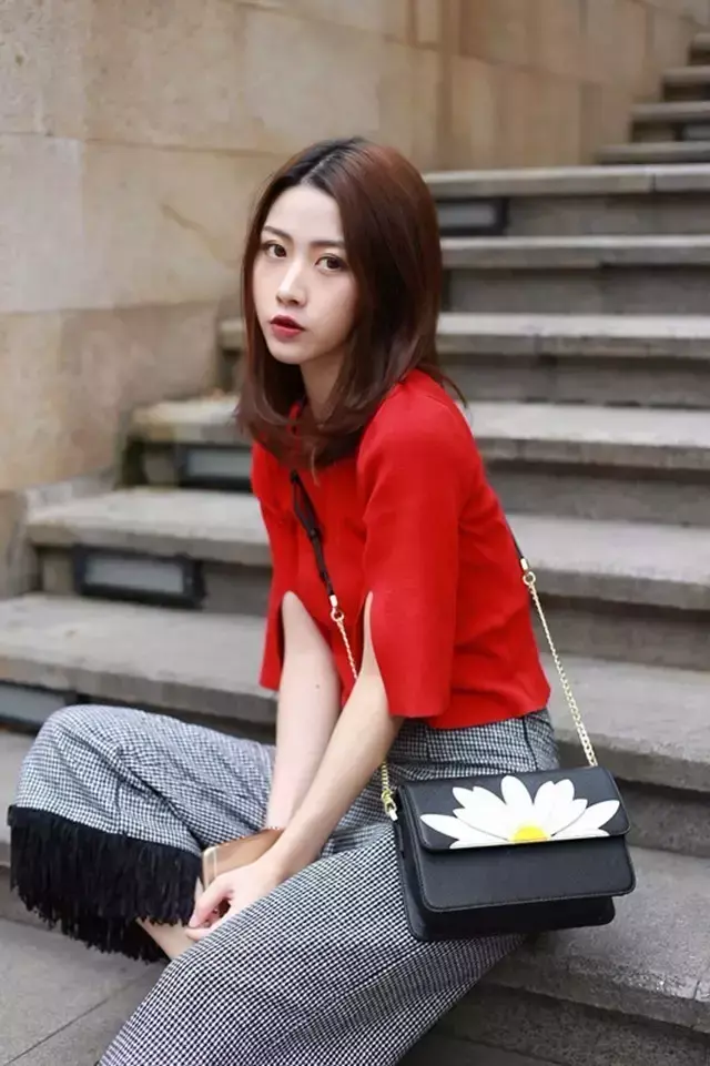 淘宝女包店铺推荐（淘宝女包品牌排行榜前十名）
