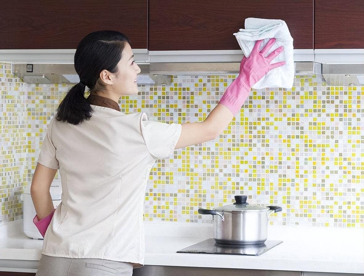 家政公司怎么开才赚钱？个人做家政公司加盟品牌排行榜前十