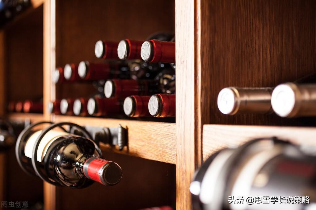 海伦司小酒馆加盟官网（海伦司小酒馆加盟条件及费用）